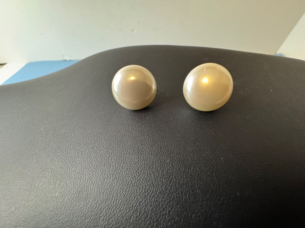 Vintage Signed NAPIER White Ball Round Shape Clip-On Earrings