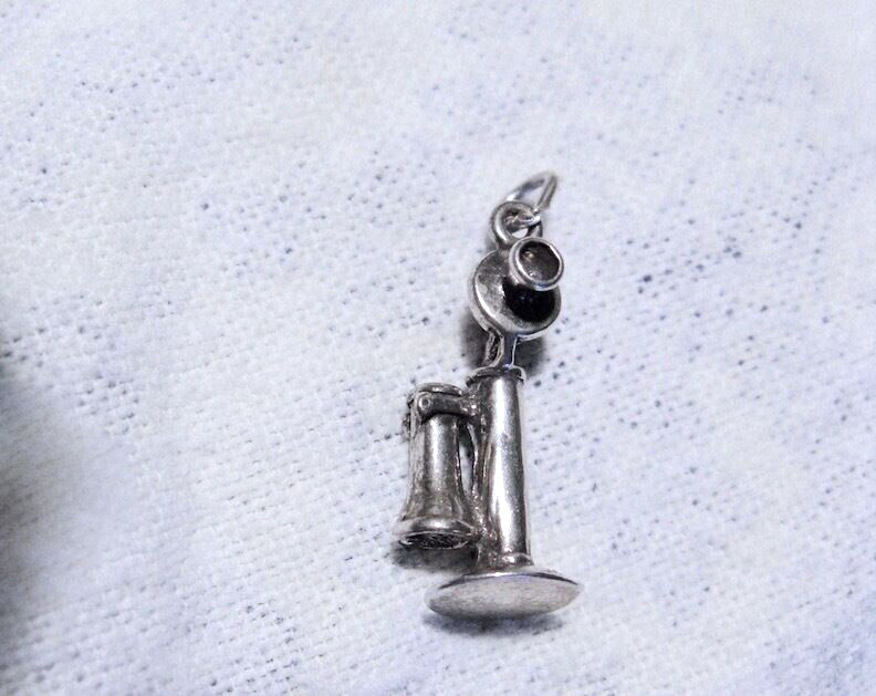Estate 50s-60s Ster CHARM: 3-D old-fashioned CANDLESTICK TELEPHONE days gone by!