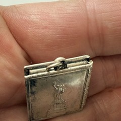 Vintage New York Souvenir Book Locket Die-Struck Statue Liberty Skyline c1935-45