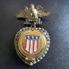 Locket Eagle Military Four Photo Brooch Pin Folding Military Themed Vintage