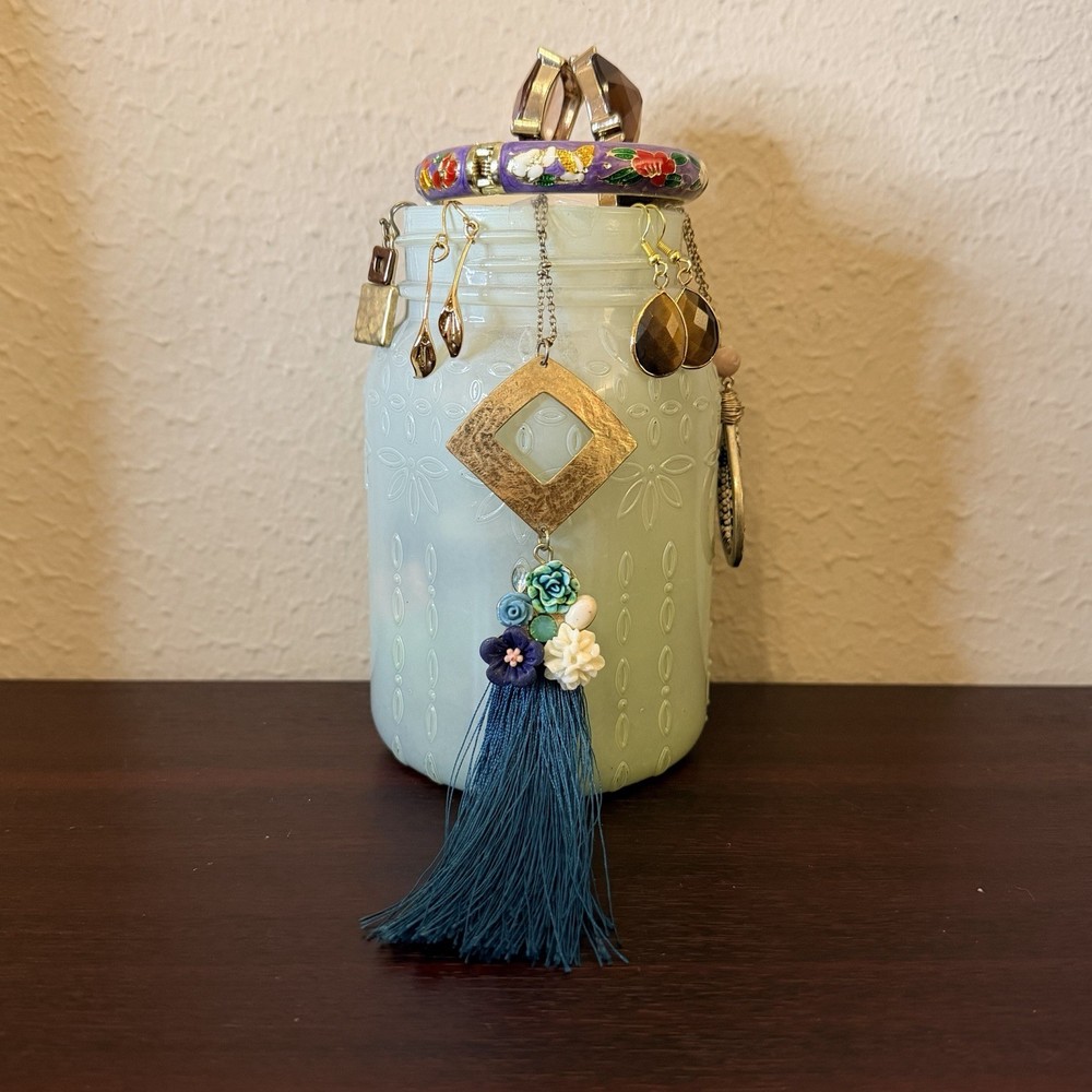 Mystery Jewelry Jar – Vtg-Modern All Gold Tone 25+ Pcs Nice Variety