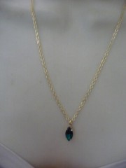 PENDANT FORREST GREEN MARQUISE SHAPE STONE w GOLD TONE CHAIN NECKLACE #3/7A