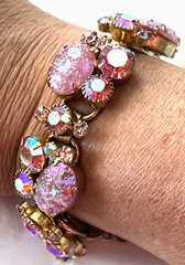 Vintage Juliana D & E 5 Link AB Rhinestone Floral Molded Glass Bracelet w/Chain