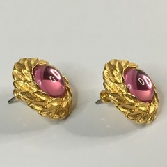 Vintage Trifari Gold Circle Leaf Earrings Pink Gold Tone Pierced Laurel Leaves