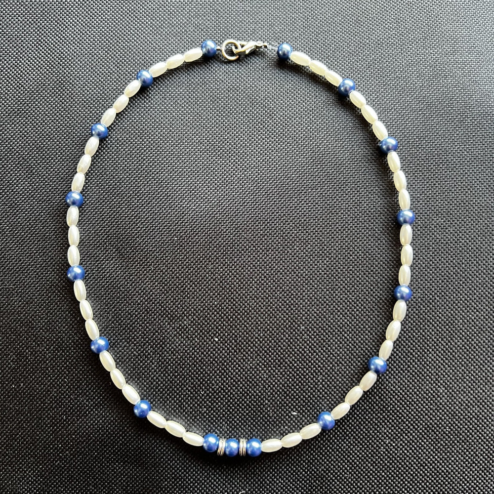 Vintage style blue &white faux pearl beaded choker necklace 16″ silvertone clasp