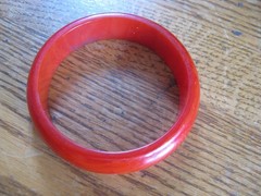 Vintage Bakelite 3/4″ Thickness 3 1/8″ Diameter Red Bangle Bracelet