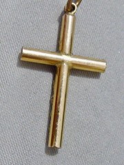 VINTAGE 40’S GOLD FILLED WITH APPLIES GF NUGGETS ON THE FRONT CROSS 1 1/8″