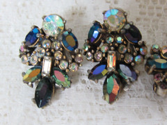 Vintage Hollycraft 1956 Brooch / Pin & Clip-on Earrings- Multicolored FREE SHIPP