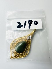Vintage gold tone nephrite jade genuine diamond pendant