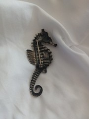 Vintage Signed Sterling Lang Silver Seahorse Brooch Pin 2 1/2″