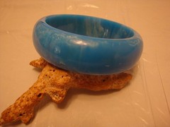 Restored Vintage 7/8″ Bakelite Bracelet! Marbled Bright Sky Blue/White Colors!
