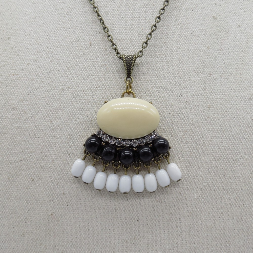 Ivory Color Cabochon Pendant Necklace Boho Cute Everyday Wear 18″