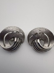 Beautiful Vintage Trifari Gold And Silver Tone Clip On Earrings – Set Of 2