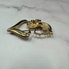 Vintage Lady Remington Brooch Gold Tone Figural Woman Heart Shape Profile Pin