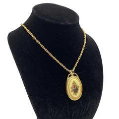 Vintage Floral Roses Cameo Pendant Necklace 23” Rope Chain Gold Tone