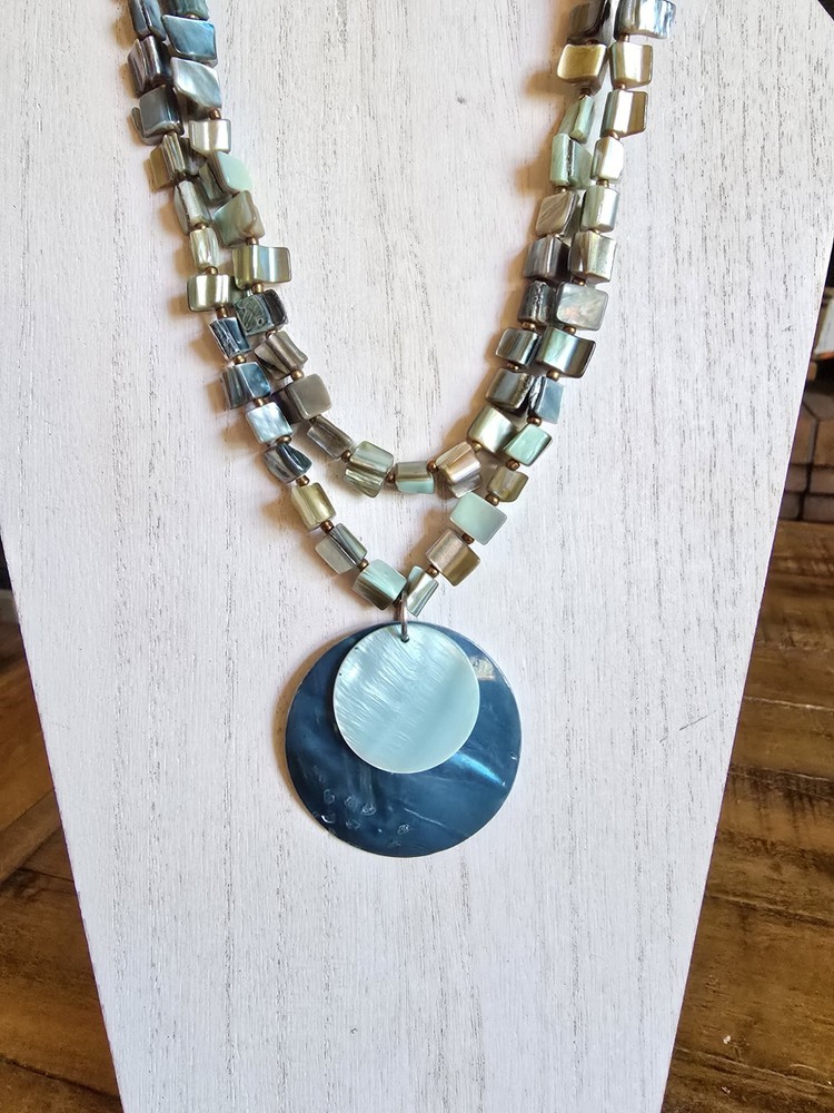 Mother Of Pearl Abalone Bead Necklace Double Strand Dyed Shell Pendant Statement