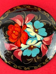 Vintage Wood Hand Paint Russian Lacquer Red Blue Floral Flower 2″ Brooch Pin