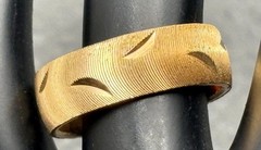 18KT H.G.E. VTG Gold Plated Ring Textured MCM Modernist Pattern 6MM Band Size 7