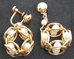Vintage 1/20 12K GF Chainmail Pearl Screw-back 2 Inch Drop Dangle Earrings