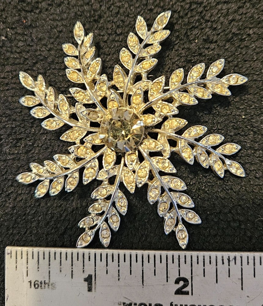 Vintage Sarah Coventry Evening Snowflake Signed Rhinestone Brooch Pin 1960-1969