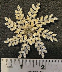 Vintage Sarah Coventry Evening Snowflake Signed Rhinestone Brooch Pin 1960-1969