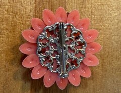 Lovely VTG Coral/Pink Lucite Petal Rhinestone Flower Brooch. 1.50”D. Unmarked