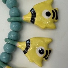 VTg Flying Colors Necklace Ceramic Angel Fish Yellow Blue 1980’s Coastal Cruise