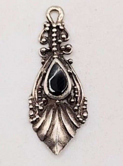Vintage Sterling Silver Black Onyx Pendant – Gothic Intricate Metalwork