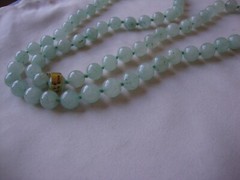 VINTAGE 1970s TAIWAN HANDMADE 10 MM AVENTURINE JADE 32″ ENDLESS BEAD NECKLACE