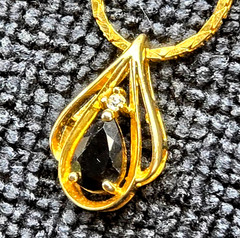 Vintage Gold Tone Teardrop Pendant Necklace Black Faceted Stone Rhinestone 30in