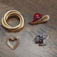 60 Piece Vintage-Now Jewelry Lot Necklaces Bracelets Brooches