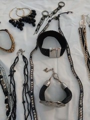 21 Pc jewelry lot Womens Fashion Necklaces Rings Bracelets Earrings Brooches
