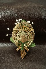BR69 Vintage Brooch, Pin, Costume Jewelry, Gold Toned, Silk Flowers, Faux Pearls