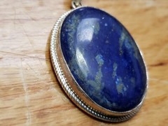 VINTAGE COLLECTABLE *STERLING SILVER 925* GENUINE STONE PENDANT 1.75″-LAPIS