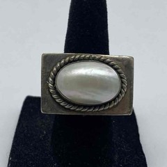 Crenshaw Vintage Sterling Silver 925 Mother of Pearl Statement Ring Sz 5.5
