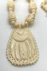 VTG Hand Carved Bovine Bone Floral pendant Roses beaded Necklace 22″ Boho
