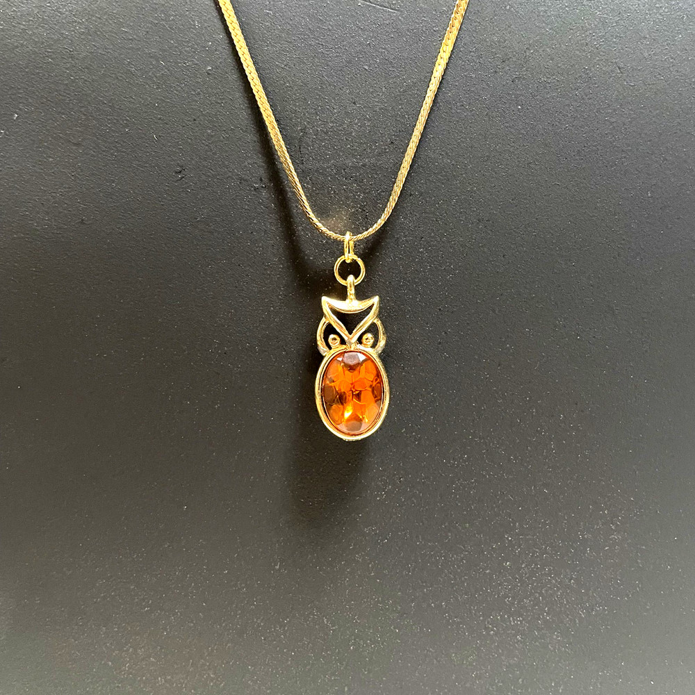 Vintage Trifari Gold Toned Chain & Baltic Amber Stone Owl Shaped Pendant 24″