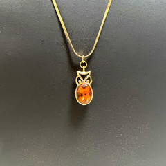 Vintage Trifari Gold Toned Chain & Baltic Amber Stone Owl Shaped Pendant 24″