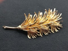 MCM CORO 3.5 In Long Goldtone Intricately Detailed Branch Design Brooch