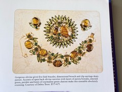 Vintage Verified JULIANA Green Art Glass Bracelet Brooch/Pendant Earring Set