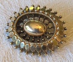 Lovely Oval Antique Victorian English 9CT Yellow Gold Collar Brooch / Pin 3.5gr