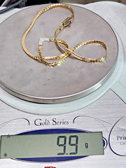 COOL 1980s 13-14k Multi-Tone Gold Herringbone Diamond Pave’ Chevron 16″ Necklace