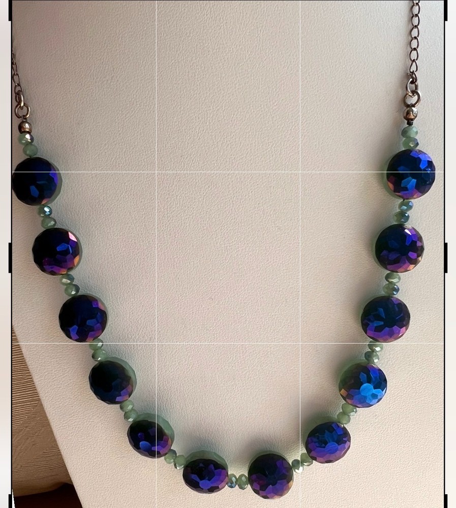 VTG Iridescent Faceted Bead Necklace Blue Purple Aurora Borealis Peacock Tones