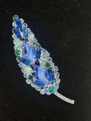 Verified Juliana D&E Blue Diamond Shape Striped Art Glass Brooch / Earrings Set