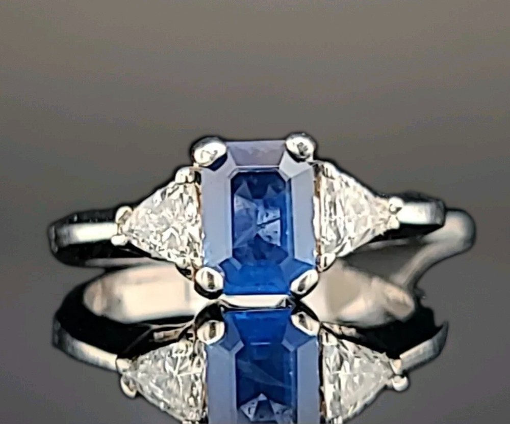 18K White Gold Engagement Ring 1.15CT. Natural Blue Sapphire Emerald Shape