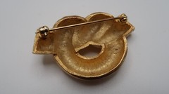 VINTAGE GOLD KNOT CHERRY STEM BROOCH PIN 4.5CM BB13