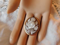 Vintage Carved Cameo 18KT Gold Floral Brooch Pendant Flower Oval Pin 750