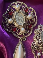 VTG 1928 Pin Lot *ALL FOR REPAIR* Missing Stones/pin-back Victorian Style Brooch