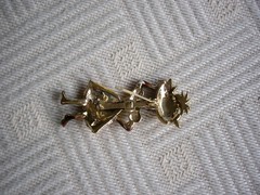 VINTAGE RARE 1950’s HAWAIIAN POLYNESIAN LADY FRUIT SELLER BROOCH PIN UNUSED