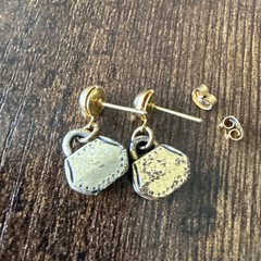 Sensible Solutions Earrings Handbag Shape Golden Tone 24k Gold Overlay 0.8”L 0.5